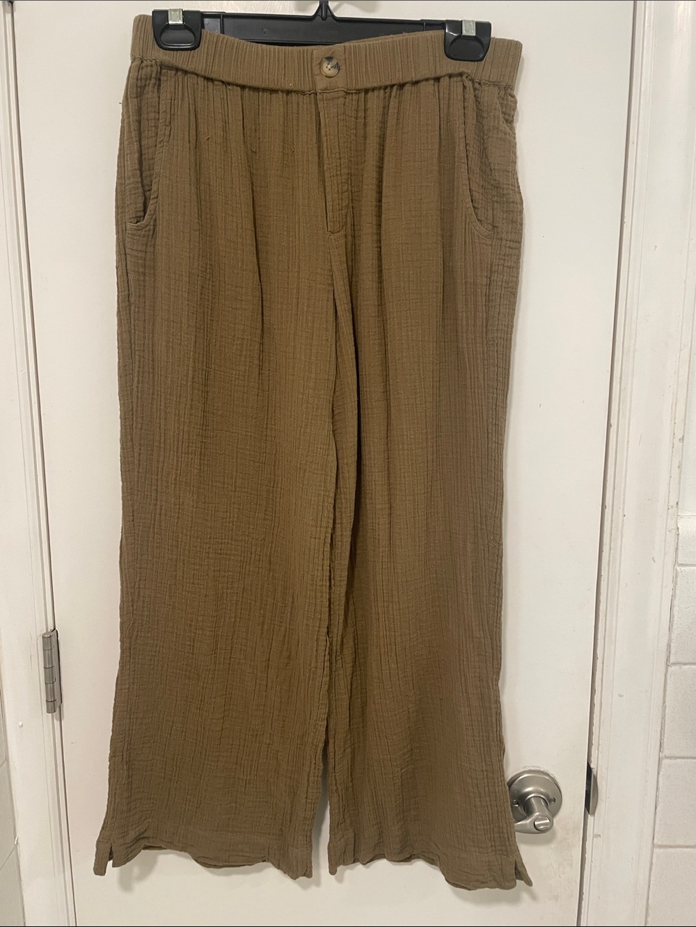 Wonderly Relaxed Wide-Leg Chinos in Olive Brown